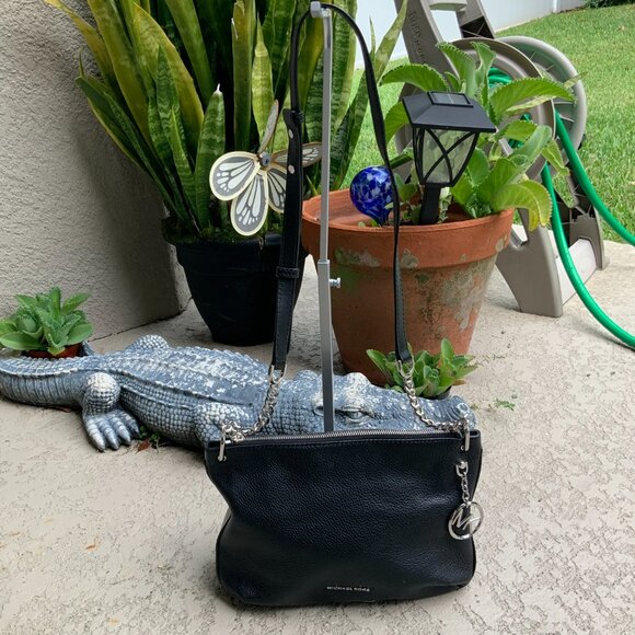 Michael Kors Lillie Black Classic Chain Strap Leather Crossbody Messenger Bag - Picture 2 of 9